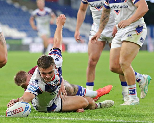 Cameron Scott of Wakefield Trinity scores a try during the Betfred Super League round 19 match Huddersfield Giants vs Wakefield Trinity at the Accu Stadium, Huddersfield, United Kingdom, 18th July 2025

(Photo by Sam Eaden/News Images)