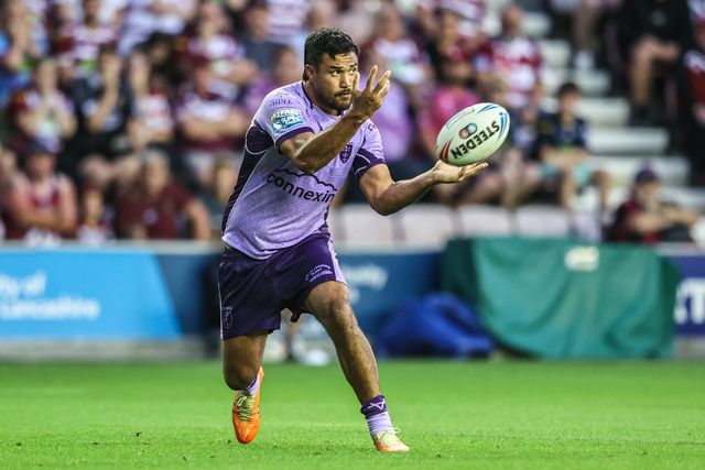 Peta Hiku of Hull KR in action during the Betfred Super League round 22 match Wigan Warriors vs Hull KR at The Brick Community Stadium, Wigan, United Kingdom, 15th August 2025

(Photo by Alfie Cosgrove/News Images)