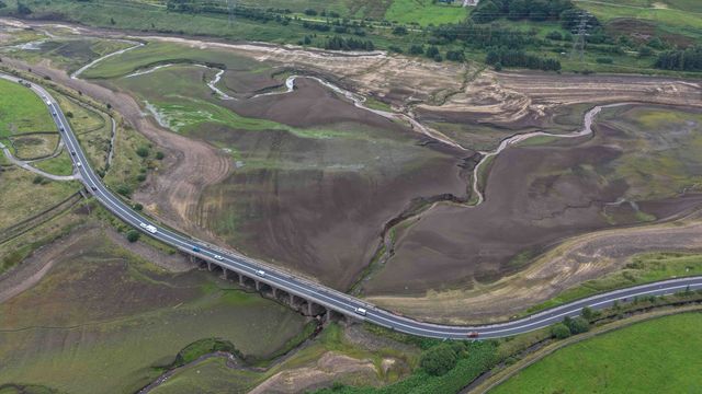 Woodhead Reservoir walter levels drop to one of the lowest points in recent times as grass and other plants start to grow on the Reservoir silt bed at Woodhead, Glossop, United Kingdom, 31st July 2025

(Photo by Mark Cosgrove/News Images)