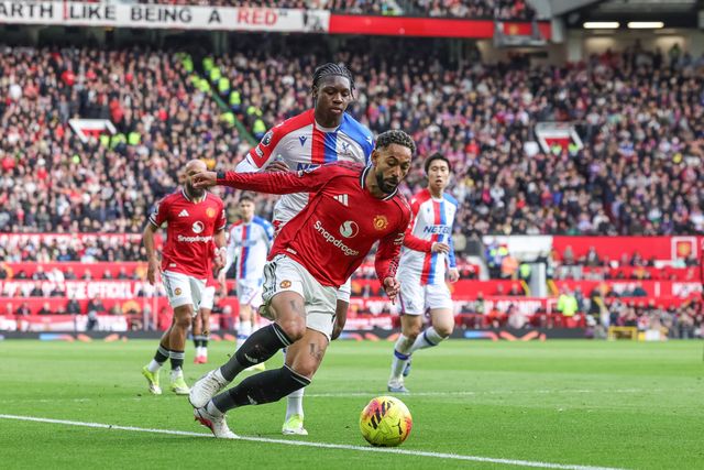 Matheus Cunha of Manchester United breaks with the ball during the Premier League match Manchester United vs Crystal Palace at Old Trafford, Manchester, United Kingdom on 01 March 2026

(Photo by Mark Cosgrove/News Images)
