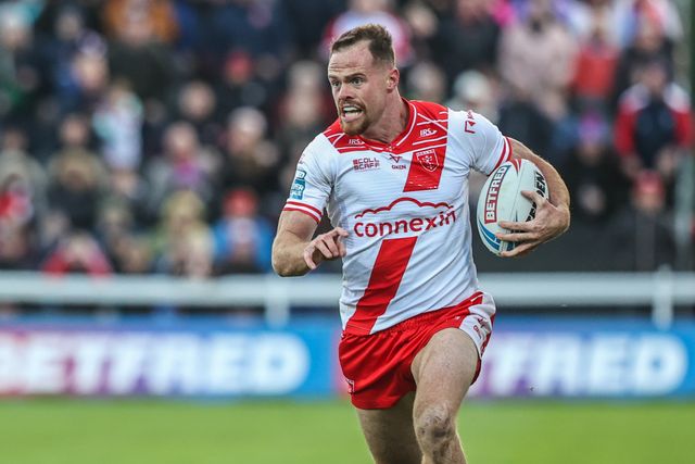 Joe Burgess of Hull KR breaks with the ball during the Betfred Super League Semi Final 2 match Hull KR vs St Helens at Sewell Group Craven Park, Kingston upon Hull, United Kingdom, 3rd October 2025

(Photo by Alfie Cosgrove/News Images)