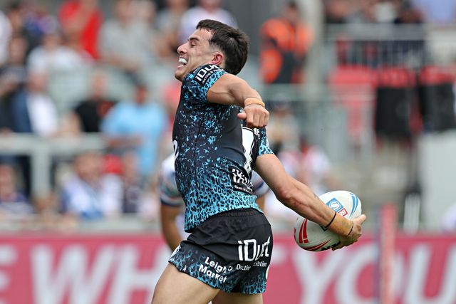 David Armstrong of Leigh Leopards celebrates scoring a try during the Betfred Super League Round 14 match Wakefield Trinity vs Leigh Leopards at DIY Kitchens Stadium, Wakefield, United Kingdom, 15th June 2025

(Photo by Sam Eaden/News Images)