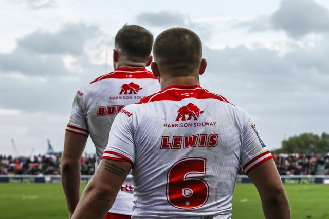 Mikey Lewis of Hull KR celebrates his try making it 6-0 during the Betfred Super League Semi Final 2 match Hull KR vs St Helens at Sewell Group Craven Park, Kingston upon Hull, United Kingdom, 3rd October 2025

(Photo by Alfie Cosgrove/News Images)