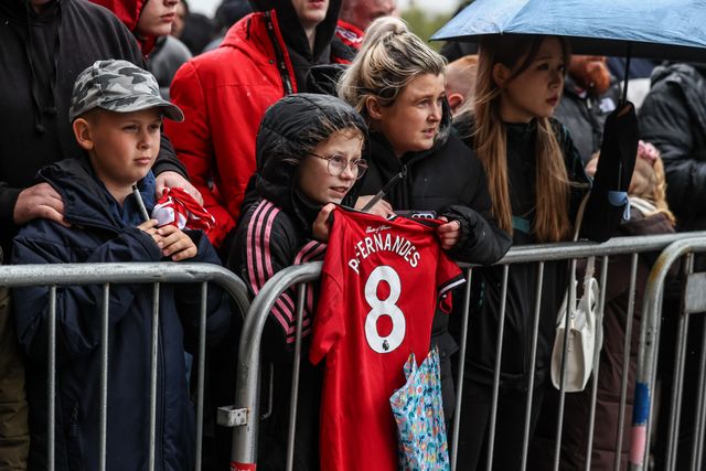 Manchester United fans waiting for the players to arrive during the Premier League match Sunderland vs Manchester United at Stadium Of Light, Sunderland, United Kingdom on 09 May 2026

(Photo by Alfie Cosgrove/News Images)