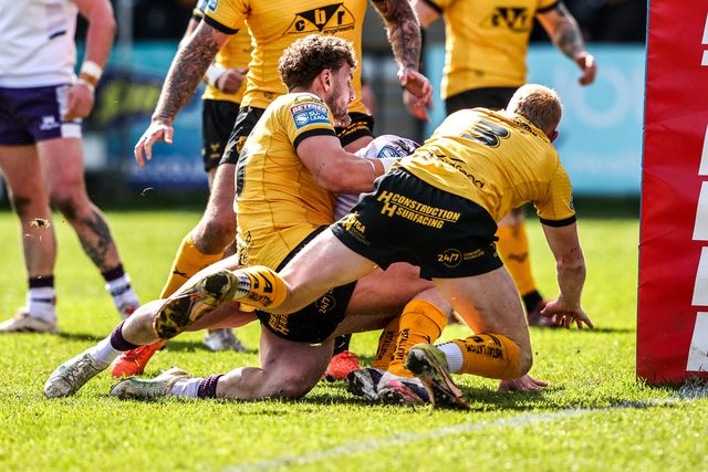 Jake Trueman of Wakefield Trinity goes over for a try during the Betfred Super League round 7 match Castleford Tigers vs Wakefield Trinity at OneBore Stadium, Castleford, Untied Kingdom on 05 April 2026

(Photo by Alfie Cosgrove/News Images)