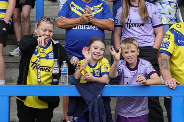 Warrington Wolves fans during the Betfred Super League Round 25 match Warrington Wolves vs Leigh Leopards at Halliwell Jones Stadium, Warrington, United Kingdom, 6th September 2025

(Photo by Mark Cosgrove/News Images)
