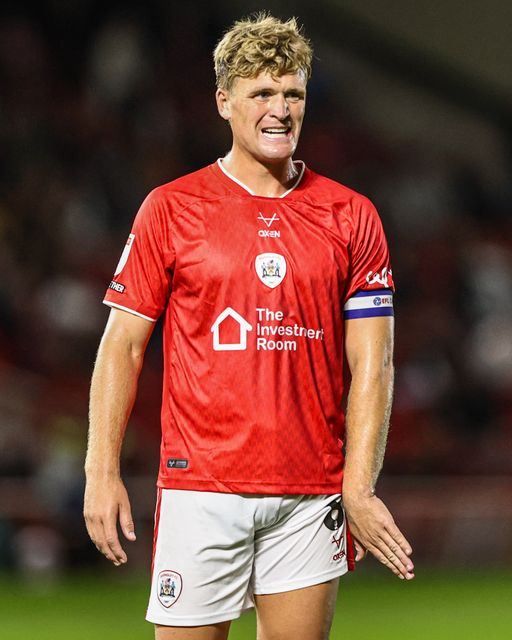 Cameron McGeehan of Barnsley during the Sky Bet League One match Barnsley vs Blackpool at Oakwell, Barnsley, United Kingdom on 02 September 2026

(Photo by Alfie Cosgrove/News Images)