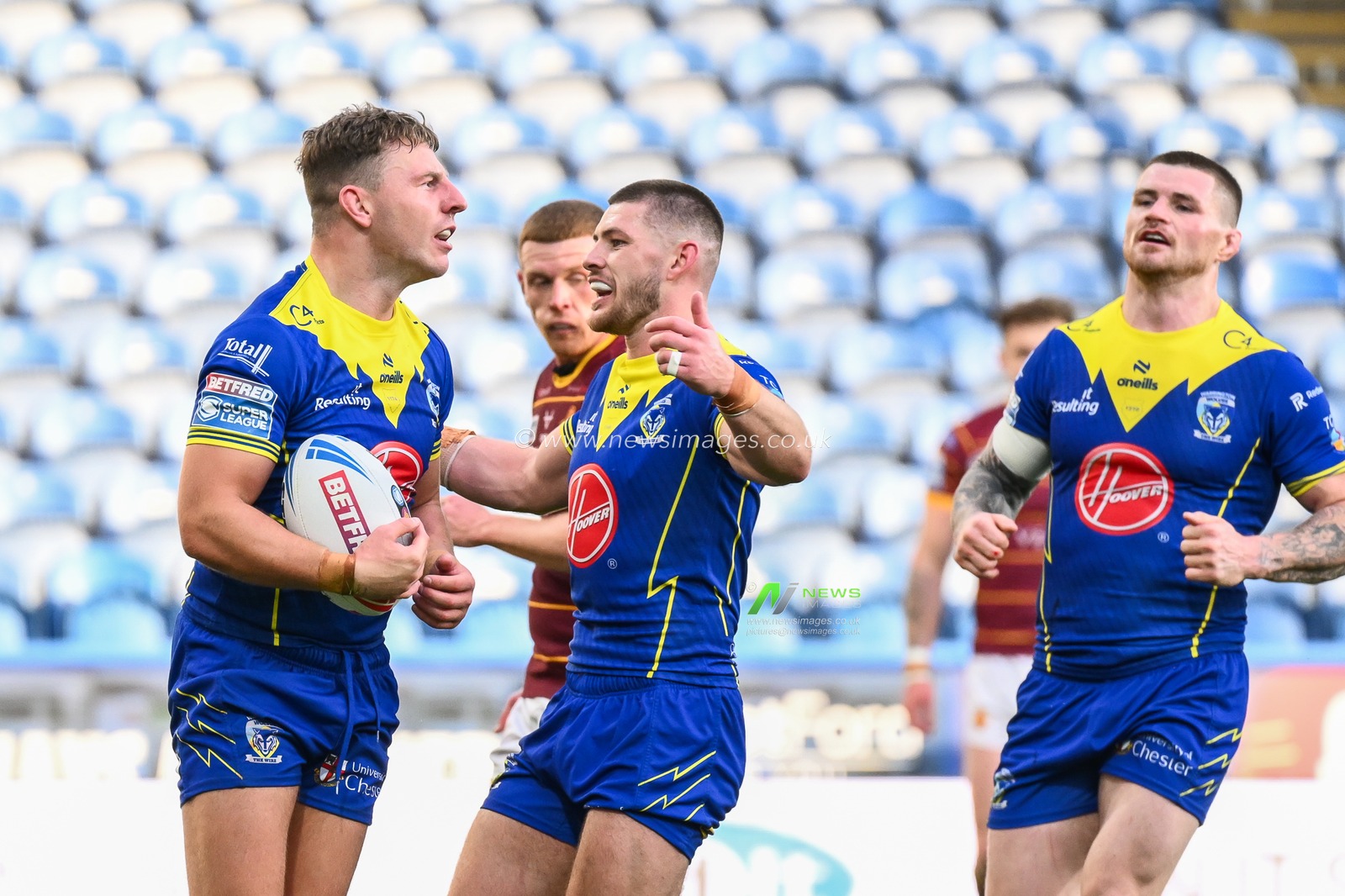 George Williams of Warrington Wolves celebrates his try during the Betfred Super League Round 26 match Huddersfield Giants vs Warrington Wolves at John Smith's Stadium, Huddersfield, United Kingdom, 14th September 2024

(Photo by Craig Thomas/News Images)