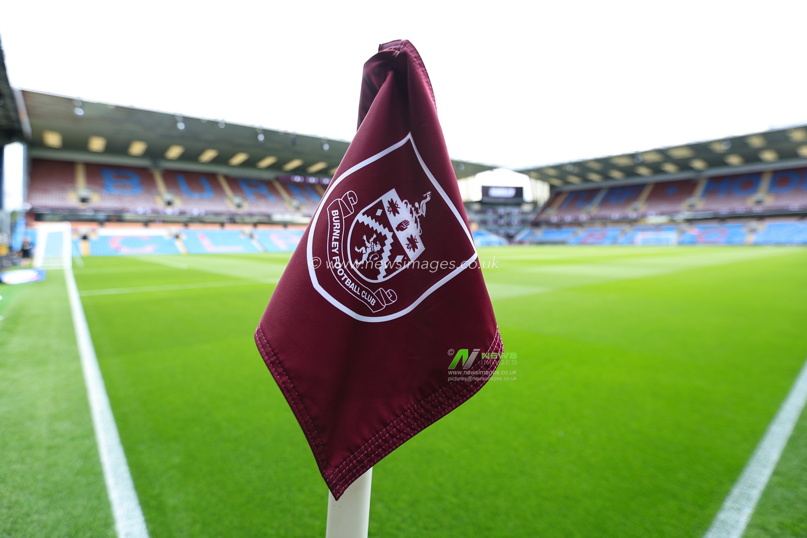 Burnley corner flag ahead of the Sky Bet Championship match Burnley vs West Ham United at Turf Moor, Burnley, United Kingdom on 16 August 2026

(Photo by Jorge Horsted/News Images)