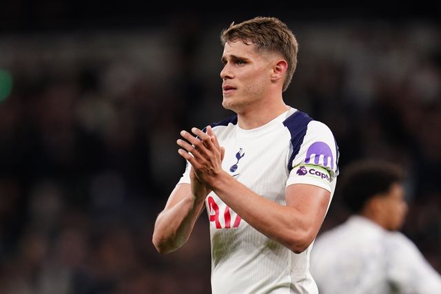 Micky van de Ven of Tottenham Hotspur applauds home support at full time during the Premier League match Tottenham Hotspur vs Leeds United at Tottenham Hotspur Stadium, London, United Kingdom on 11 May 2026

(Photo by Harvey Murphy/News Images)