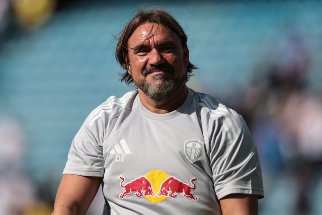 Daniel Farke manager of Leeds United acknowledges the fans after the final whistle during the Pre-season friendly match Leeds United vs Villarreal at Elland Road, Leeds, United Kingdom, 2nd August 2025

(Photo by Mark Cosgrove/News Images)