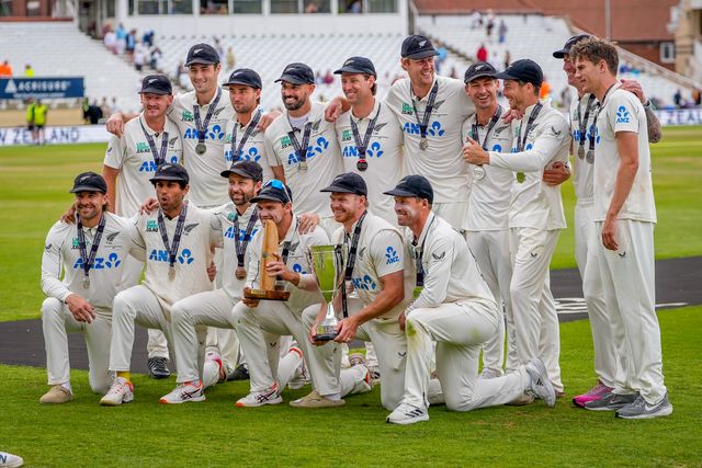 New Zealand captain Tom Latham and the New Zealand players lift the Trophy after winning the series 1-2 during the 3rd Rothesay Test Match Day 5 match England vs New Zealand at Trent Bridge, Nottingham, United Kingdom on 29 June 2026

(Photo by Maynard Manyowa/News Images)