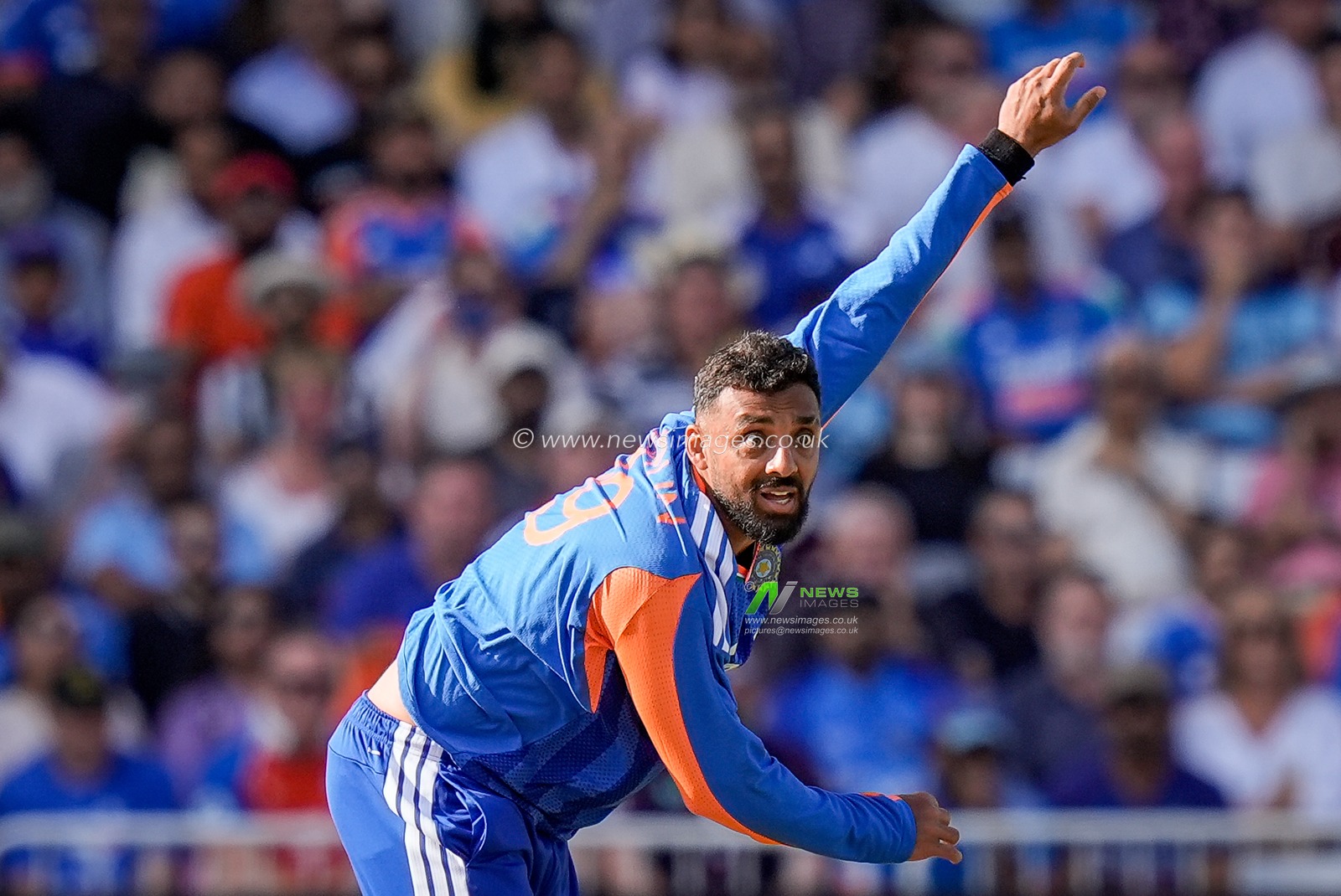 Varun Chakravarthy of India delivers the ball during the Third Vitality T20 International match England vs India at Trent Bridge, Nottingham, United Kingdom on 07 July 2026

(Photo by Maynard Manyowa/News Images)