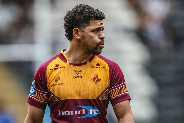 Jacob Gagai of Huddersfield Giants during pre-game warm up during the Betfred Super League round 20 match Hull FC vs Huddersfield Giants at MKM Stadium, Hull, United Kingdom, 26th July 2025

(Photo by Alfie Cosgrove/News Images)
