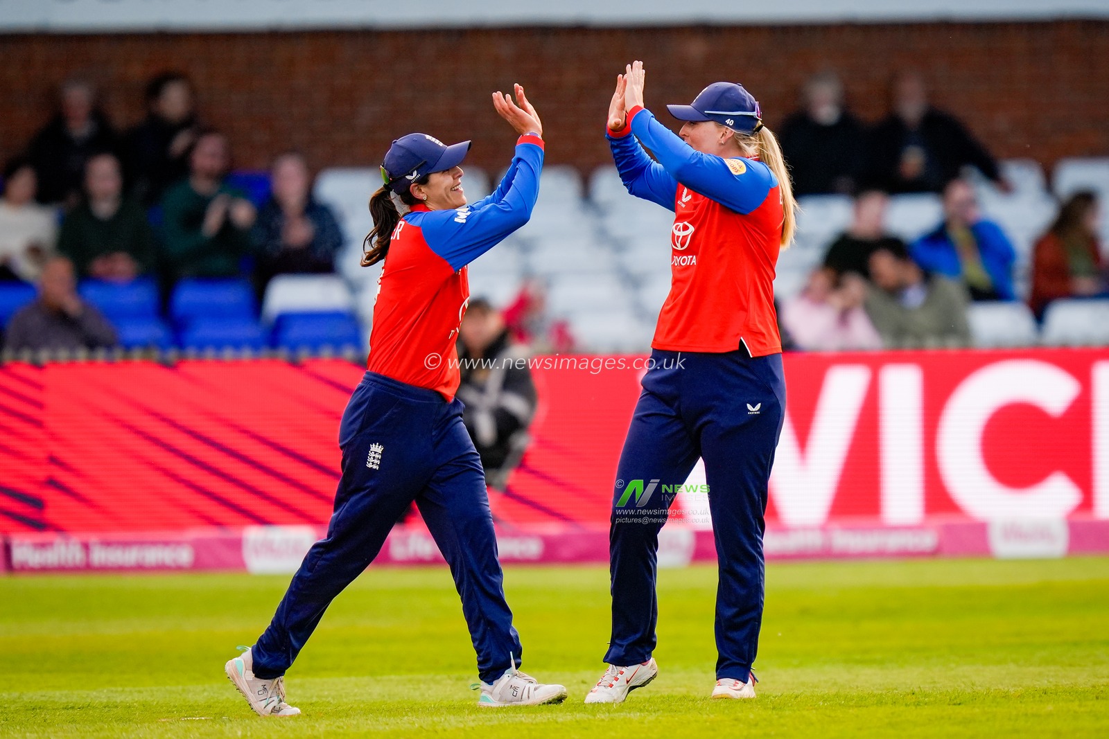 Maia Bouchier of England celebrates taking a catch off the bowling of Charlie Dean of England to dismiss Brooke Halliday of New Zealand during the England Women v New Zealand 1st Vitality IT20 match at The Central Co-Op County Ground, Derby, United Kingdom on 20 May 2026

(Photo by Maynard Manyowa/News Images)