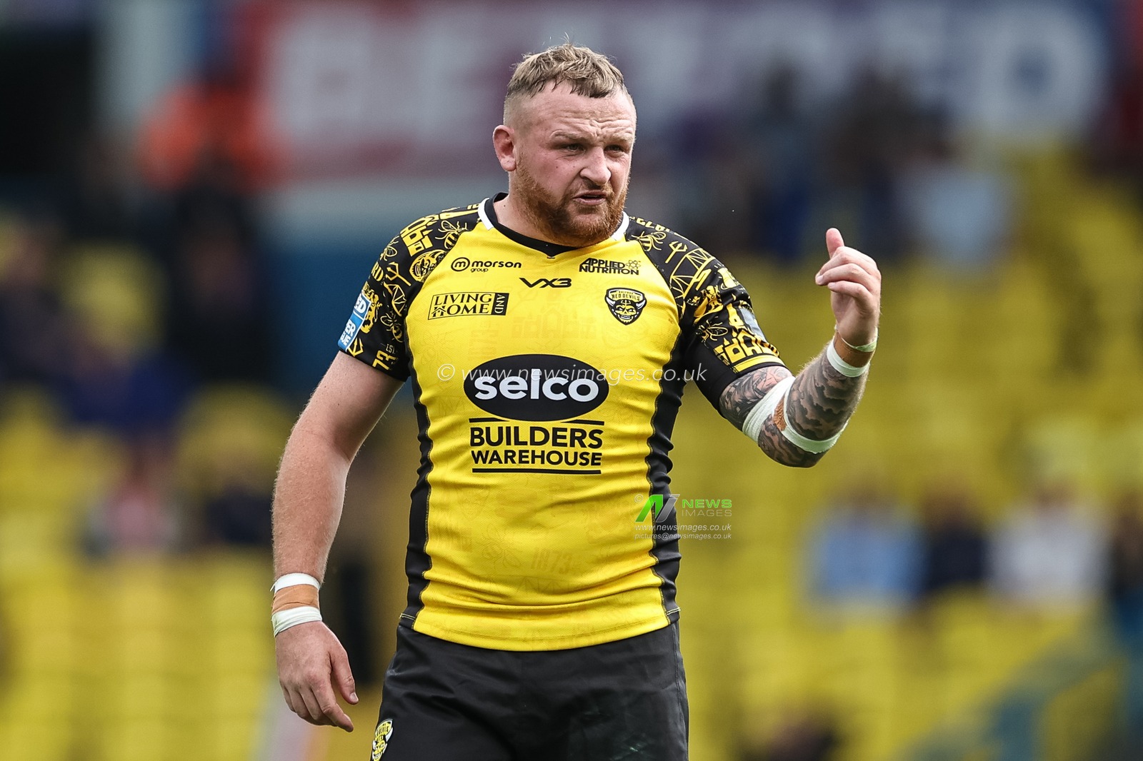Brad Singleton of Salford Red Devils gives teams mates instructions during the Magic Weekend match Leigh Leopards vs Salford Red Devils at Elland Road, Leeds, United Kingdom, 18th August 2024

(Photo by Mark Cosgrove/News Images)