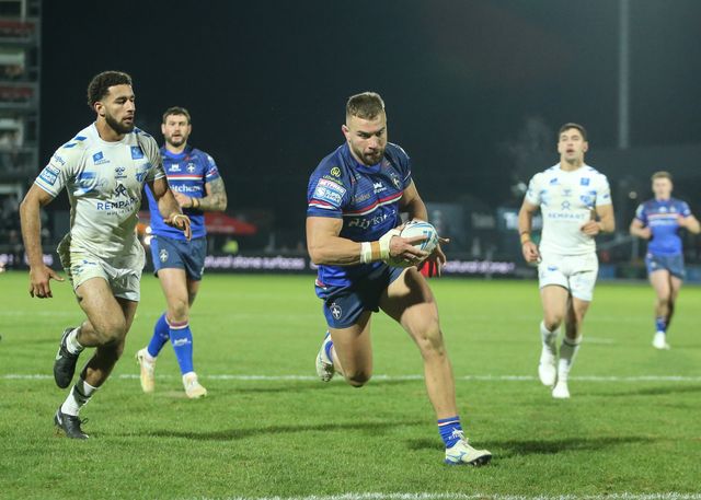Mike McMeeken of Wakefield Trinity breaks with the ball during the Betfred Super League Round 1 match Wakefield Trinity vs Toulouse Olympique at DIY Kitchens Stadium, Wakefield, United Kingdom on 14 February 2026

(Photo by Richard Bierton/News Images)
