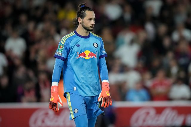 James Trafford of Leeds United during the Carabao Cup round 2 match Nottingham Forest vs Leeds Rhinos at City Ground, Nottingham, United Kingdom on 25 August 2026

(Photo by Maynard Manyowa/News Images)