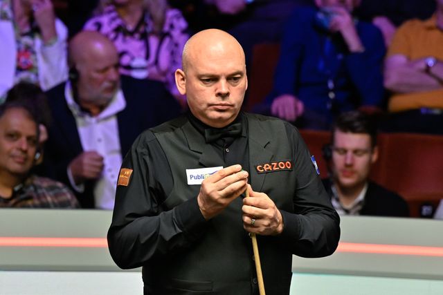Stuart Bingham chalks his cue, during the Cazoo World Championships 2024 at Crucible Theatre, Sheffield, United Kingdom, 4th May 2024

(Photo by Cody Froggatt/News Images)