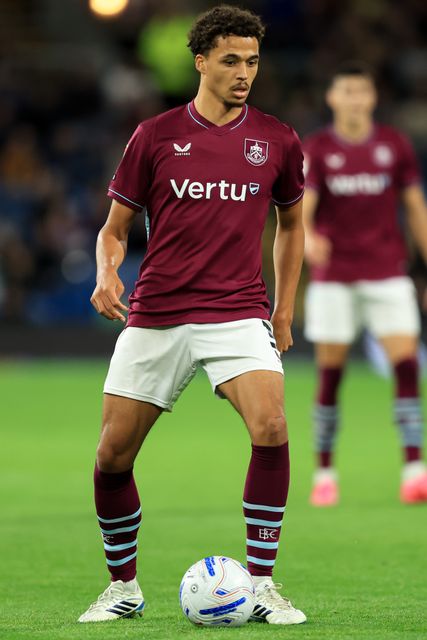 Max Alleyne of Burnley controls ball during the Sky Bet Championship match Burnley vs Middlesbrough at Turf Moor, Burnley, United Kingdom on 02 September 2026

(Photo by Jorge Horsted/News Images)