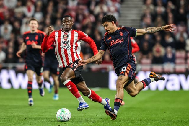 Morgan Gibbs-White of Nottingham Forest breaks with the ball under pressure from Habib Diarra of Sunderland during the Premier League match Sunderland vs Nottingham Forest at Stadium Of Light, Sunderland, United Kingdom on 24 April 2026

(Photo by Alfie Cosgrove/News Images)