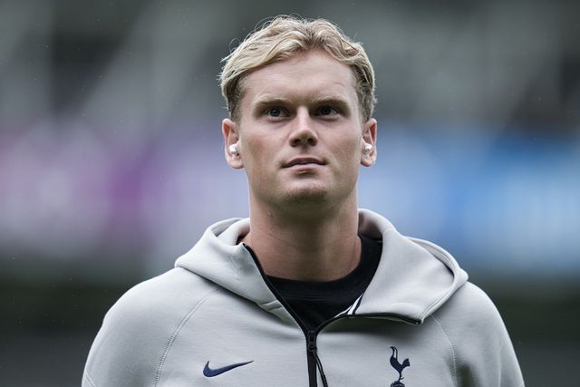 AntonÃ­n KinskÃ½ of Tottenham Hotspur ahead of the Pre-season friendly match Luton Town vs Tottenham Hotspur at Kenilworth Road, Luton, United Kingdom, 26th July 2025

(Photo by Harvey Murphy/News Images)