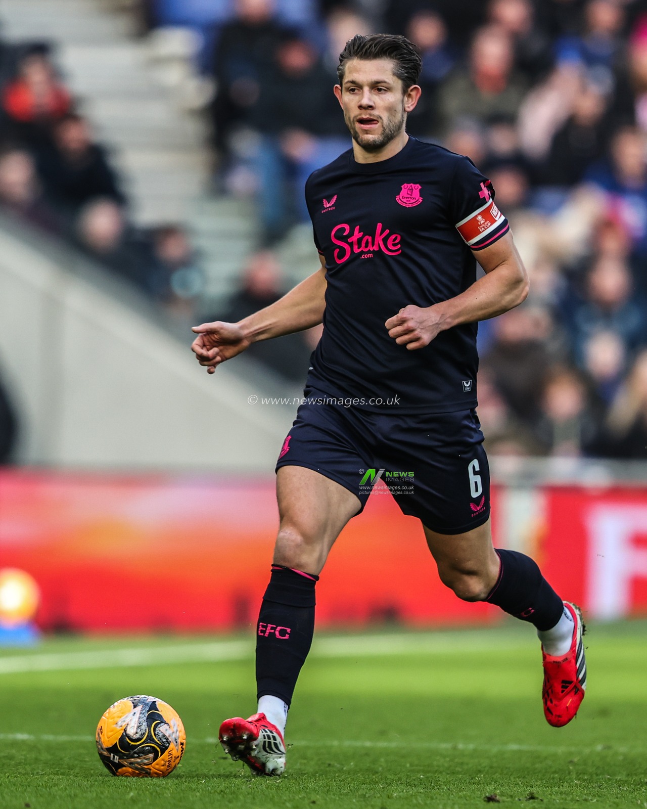 James Tarkowski of Everton during the Emirates FA Cup Third Round match Everton vs Sunderland at Hill Dickinson Stadium, Liverpool, United Kingdom, 10th January 2026

(Photo by Alfie Cosgrove/News Images)