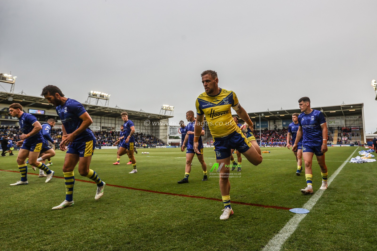 Matt Dufty of Warrington Wolves during pre-game warm up during the Betfred Super League Round 12 match Warrington Wolves vs Hull KR at Halliwell Jones Stadium, Warrington, United Kingdom, 23rd May 2025

(Photo by Alfie Cosgrove/News Images)