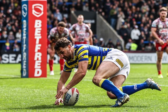 Toby King of Warrington Wolves goes over however video review gives no try during the Betfred Super League round 7 match Warrington Wolves vs Leigh Leopards at The Halliwell Jones Stadium, Warrington, United Kingdom on 04 April 2026

(Photo by Alfie Cosgrove/News Images)
