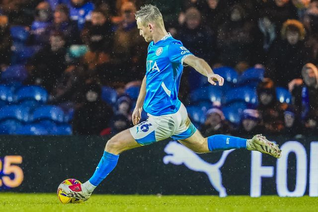 Stockport County Midfielder Oliver Norwood during the Sky Bet League 1 match Stockport County vs Exeter City at Edgeley Park Stadium, Stockport, United Kingdom, 7th December 2024

(Photo by James Giblin/News Images)