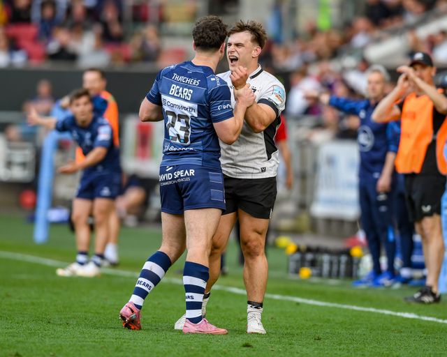 Theo Dan of Saracens and Jack Bates of Bristol Bears have a disagreement during the Gallagher PREM match Bristol Bears vs Saracens at Ashton Gate, Bristol, United Kingdom on 09 May 2026

(Photo by Alex Williamson/News Images)