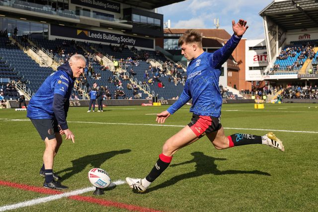Ewan Irwin of Warrington Wolves in the pre-game warm up during the Betfred Super League round 6 match Leeds Rhinos vs Warrington Wolves at AMT Headingley Stadium, Leeds, United Kingdom on 29 March 2026

(Photo by Mark Cosgrove/News Images)