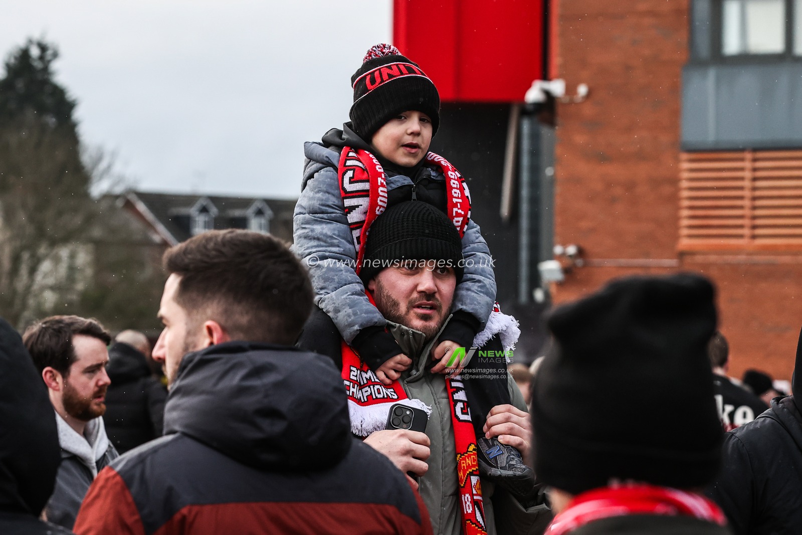 Manchester United fans arrive at Old Trafford during the Premier League match Manchester United vs Tottenham Hotspur at Old Trafford, Manchester, United Kingdom on 07 February 2026

(Photo by Alfie Cosgrove/News Images)