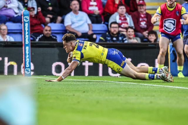 Josh Thewlis of Warrington Wolves goes over for a try during the Betfred Super League round 21 match Warrington Wolves vs Wigan Warriors at Halliwell Jones Stadium, Warrington, United Kingdom, 8th August 2025

(Photo by Alfie Cosgrove/News Images)