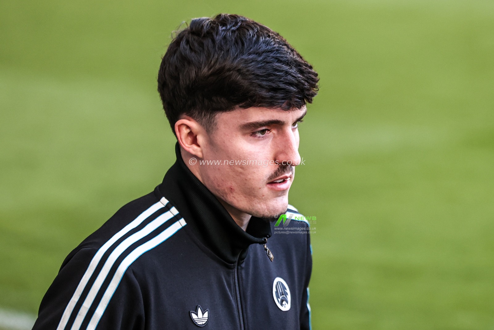 Tino Livramento of Newcastle United arrives during the Premier League match Newcastle United vs Crystal Palace at St. James's Park, Newcastle, United Kingdom, 4th January 2026

(Photo by Alfie Cosgrove/News Images)

*** GER AUT SUI OUT ***