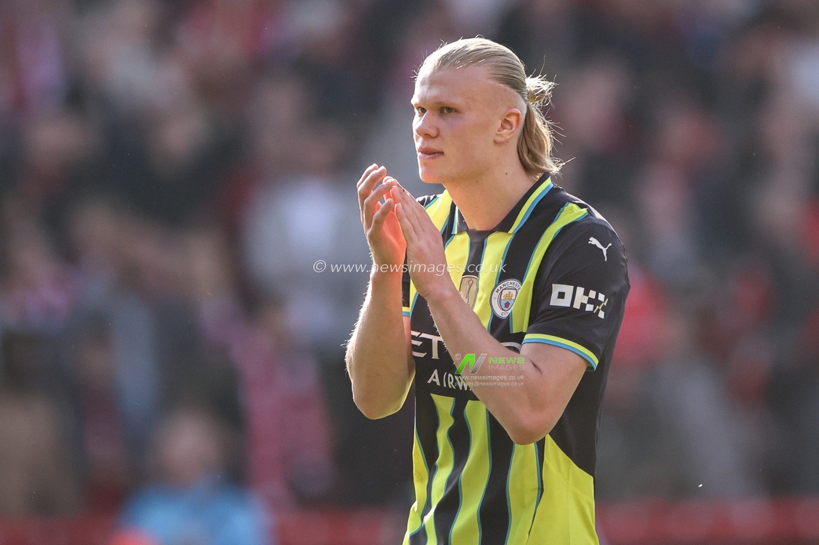 Erling HÃ¥land of Manchester City applauds the fans after the game during the Premier League match Nottingham Forest vs Manchester City at City Ground, Nottingham, United Kingdom, 8th March 2025

(Photo by Alfie Cosgrove/News Images)