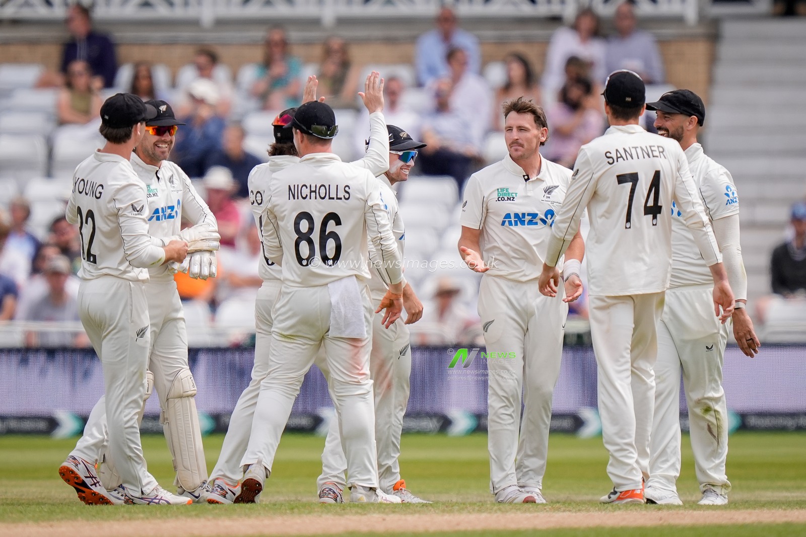 Nathan Smith of New Zealand celebrates taking the wicker of Jofra Archer of England with Henry Nicholls of New Zealand during the 3rd Rothesay Test Match Day 5 match England vs New Zealand at Trent Bridge, Nottingham, United Kingdom on 29 June 2026

(Photo by Maynard Manyowa/News Images)