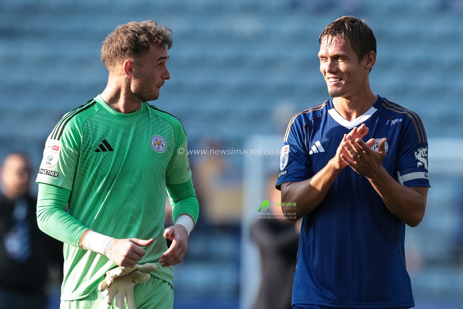 Jakub Stolarczyk of Leicester City and Jannik Vestergaard of Leicester City applauds the fans after the final whistle during the Sky Bet Championship match Leicester City vs Sheffield Wednesday at King Power Stadium, Leicester, United Kingdom, 10th August 2025

(Photo by Mark Cosgrove/News Images)