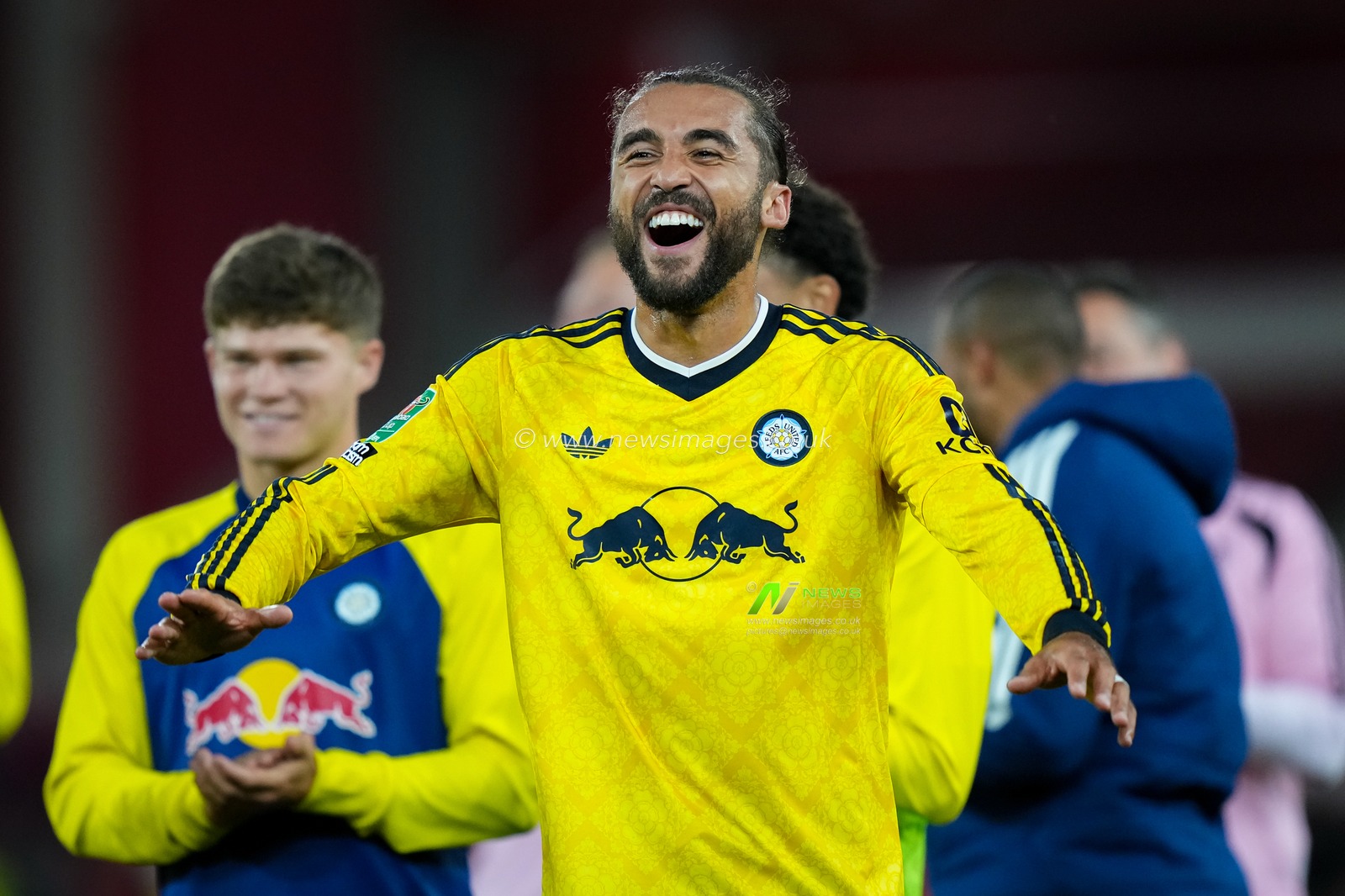 Dominic Calvert-Lewin of Leeds United applauds the fans after the final whistle  during the Carabao Cup round 2 match Nottingham Forest vs Leeds Rhinos at City Ground, Nottingham, United Kingdom on 25 August 2026

(Photo by Maynard Manyowa/News Images)