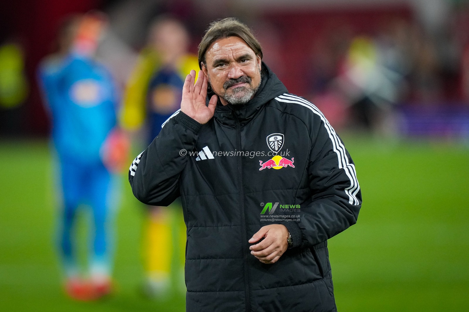 Leeds manager Daniel Farke applauds the fans after the final whistle  during the Carabao Cup round 2 match Nottingham Forest vs Leeds Rhinos at City Ground, Nottingham, United Kingdom on 25 August 2026

(Photo by Maynard Manyowa/News Images)