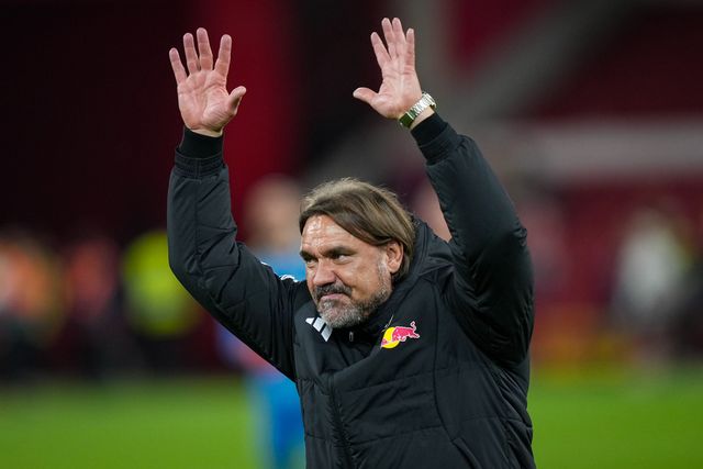 Leeds manager Daniel Farke applauds the fans after the final whistle  during the Carabao Cup round 2 match Nottingham Forest vs Leeds Rhinos at City Ground, Nottingham, United Kingdom on 25 August 2026

(Photo by Maynard Manyowa/News Images)