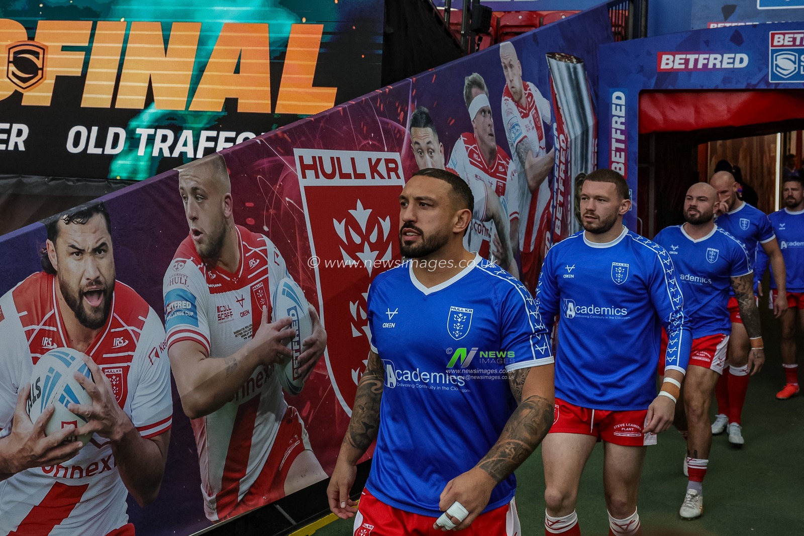 Elliot Minchella of Hull KR in the pre-game warm up during the 2025 Betfred Super League Grand Final Hull KR v Wigan Warriors at Old Trafford, Manchester, United Kingdom, 11th October 2025

(Photo by Mark Cosgrove/News Images)