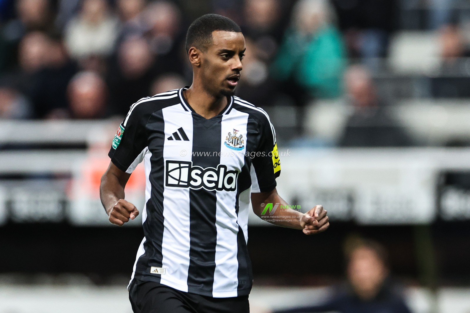 Alexander Isak of Newcastle United during the Carabao Cup Quarter Final Newcastle United vs Brentford at St. James's Park, Newcastle, United Kingdom, 18th December 2024

(Photo by Mark Cosgrove/News Images)