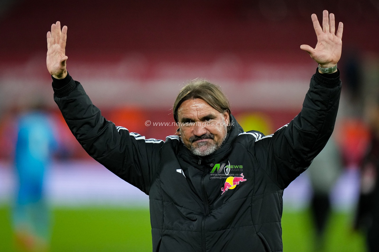 Leeds manager Daniel Farke applauds the fans after the final whistle  during the Carabao Cup round 2 match Nottingham Forest vs Leeds Rhinos at City Ground, Nottingham, United Kingdom on 25 August 2026

(Photo by Maynard Manyowa/News Images)