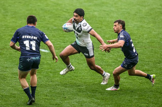 James Bell of Hull FC breaks with the ball during the Betfred Super League round 10 match Hull FC vs Toulouse Olympique at MKM Stadium, Hull, United Kingdom on 03 May 2026

(Photo by Alfie Cosgrove/News Images)