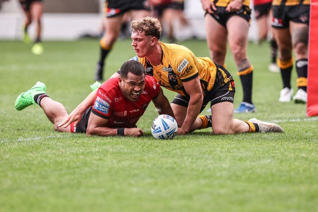 Esan Marsters of Salford Red Devils goes over for a try during the Betfred Super League Round 18 match Salford Red Devils vs Castleford Tigers at Salford Community Stadium, Eccles, United Kingdom, 13th July 2025

(Photo by Alfie Cosgrove/News Images)