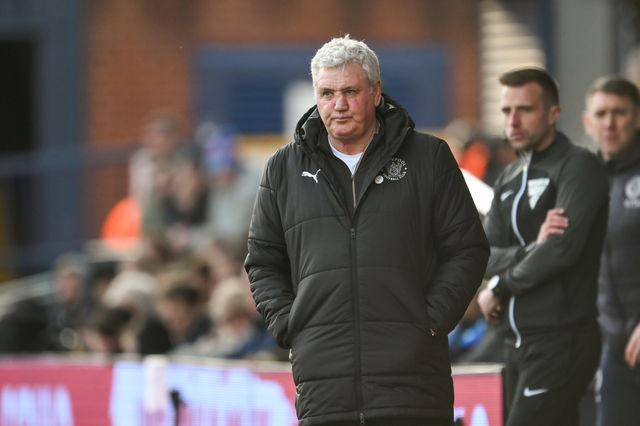 Steve Bruce head coach of Blackpool during the Sky Bet League 1 match Stockport County vs Blackpool at Edgeley Park Stadium, Stockport, United Kingdom, 1st March 2025

(Photo by Craig Thomas/News Images)