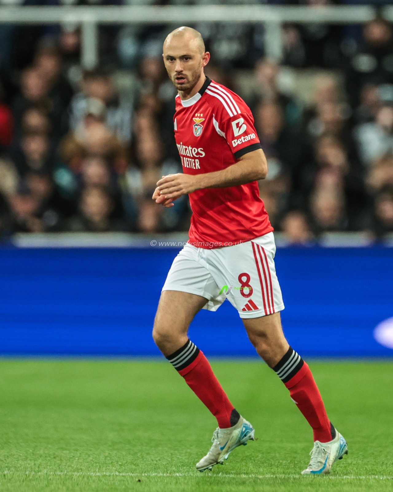 Fredrik Aursnes of Benfica during the UEFA Champions League Matchday 3 of 8 Newcastle United vs Benfica at St. James's Park, Newcastle, United Kingdom, 21st October 2025

(Photo by Mark Cosgrove/News Images)