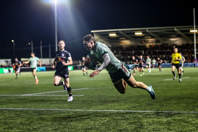 George Pearson of Leicester Tigers goes over for a try to make it 5-5 during the Premiership Rugby Cup match Newcastle Red Bulls vs Leicester Tigers at Kingston Park, Newcastle, United Kingdom, 31st October 2025

(Photo by Alfie Cosgrove/News Images)

*** GER AUT SUI OUT ***