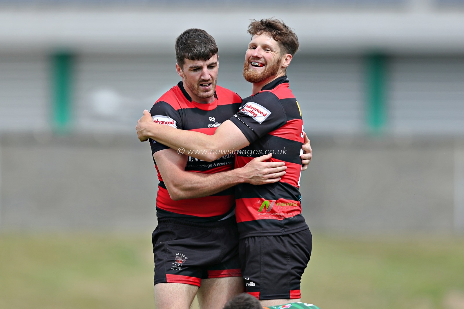 Shane Toal of Barrow Raiders celebrates his try with Ryan Shaw of Barrow Raiders during the Betfred Championship match Hunslet RLFC vs Barrow Raiders at South Leeds Stadium, Leeds, United Kingdom, 22nd June 2025(Photo by Sam Eaden/News Images)